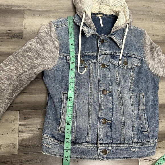 Free People Distressed Jean Jacket Hooded Fabric Sleeves Women's Size S - Picture 7 of 7